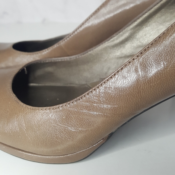 Naturalizer Taupe High Heel Neutral Shoe Beige 8.5 - Picture 5 of 10